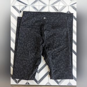 Lululemon Wunder Under Tights Size 6